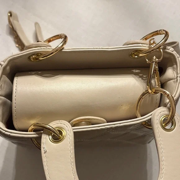 Elegant Cream Quilted Mini Bag with Gold Chain EUC - Picture 3 of 7